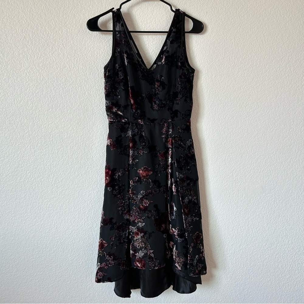 White House Black Market Black Floral Velvet 90s Inspired Formal Midi Dress - Picture 10 of 13